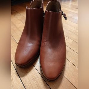 Vionic Cecily Leather Boots Women's Size 9 Cognac Reddish Brown Booties